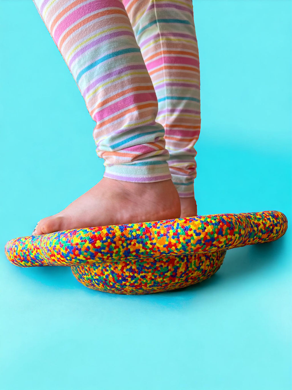 Flower-shaped Balance Board for Stepping Stones in Rainbow Confetti
