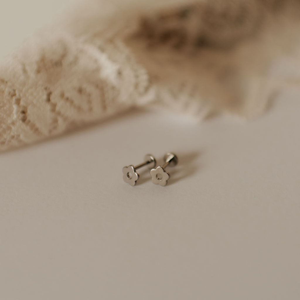 Flower Flat Back Studs